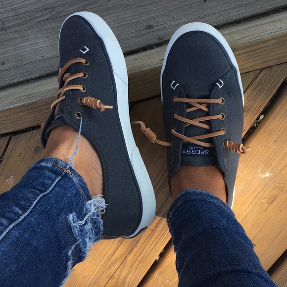 SPERRY TOP SIDER Navy Blue, fits more like a 7 - Picture 1 of 14